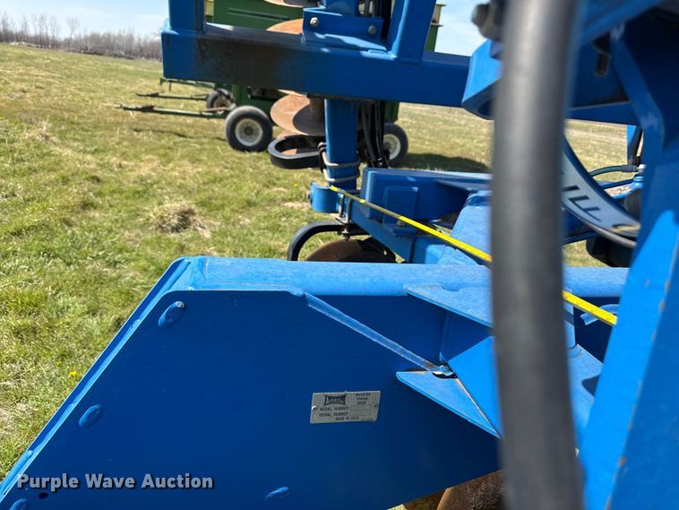 image for item EV7647 Landoll 7431 VT Plus vertical tillage