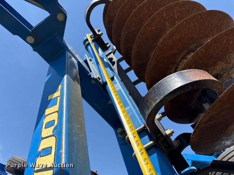 image for item EV7647 Landoll 7431 VT Plus vertical tillage