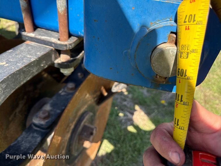 image for item EV7647 Landoll 7431 VT Plus vertical tillage