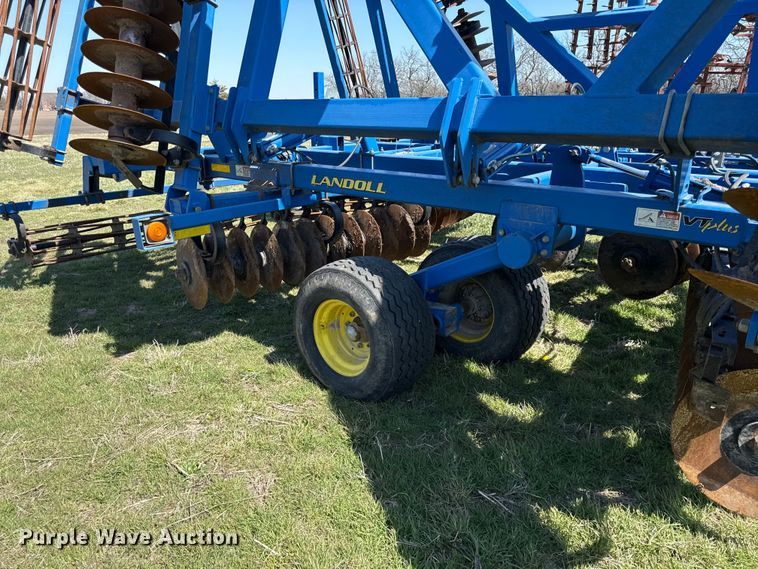 image for item EV7647 Landoll 7431 VT Plus vertical tillage