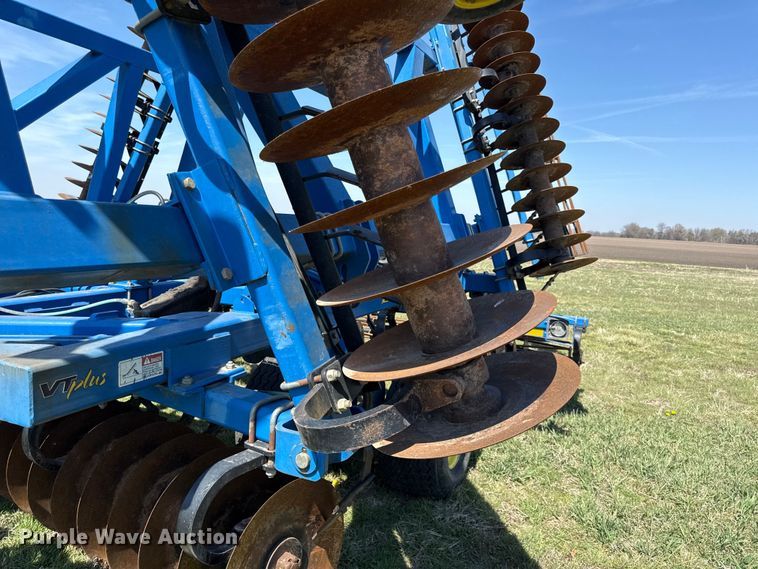 image for item EV7647 Landoll 7431 VT Plus vertical tillage