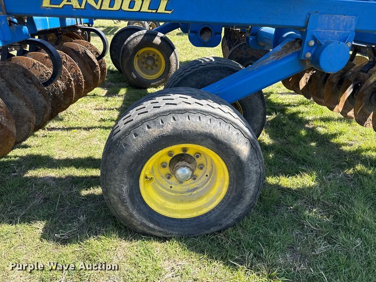 image for item EV7647 Landoll 7431 VT Plus vertical tillage