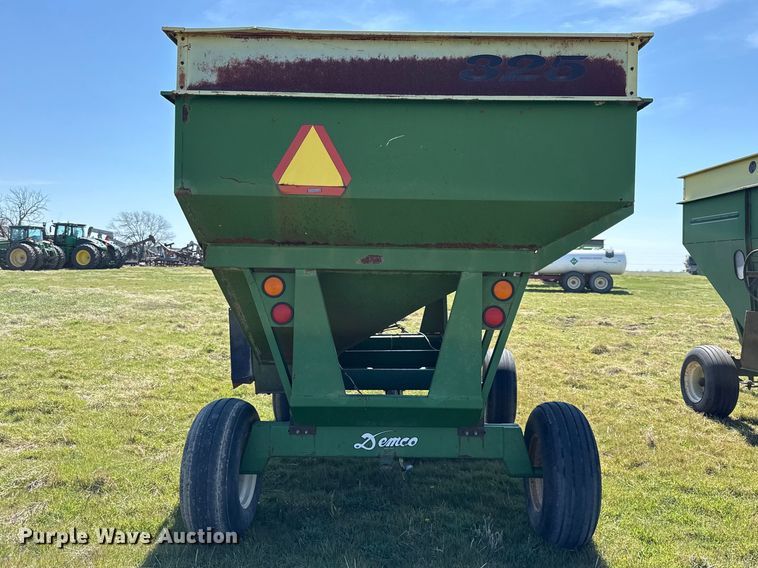 image for item EV7648 Demco 325  gravity wagon