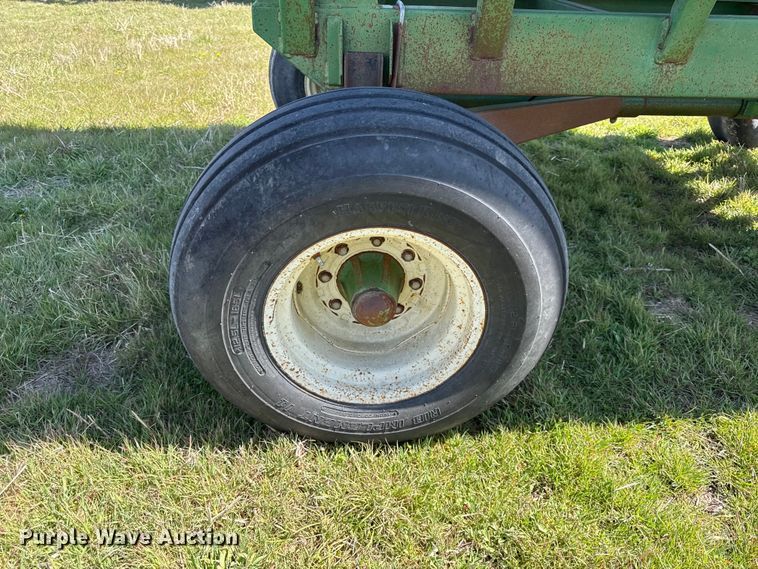 image for item EV7648 Demco 325  gravity wagon