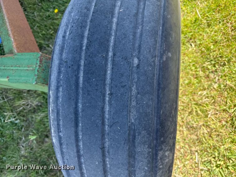 image for item EV7648 Demco 325  gravity wagon