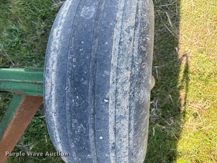 image for item EV7648 Demco 325  gravity wagon