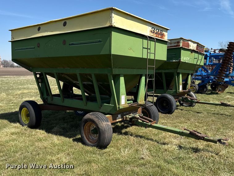 image for item EV7649 Demco 325  gravity wagon