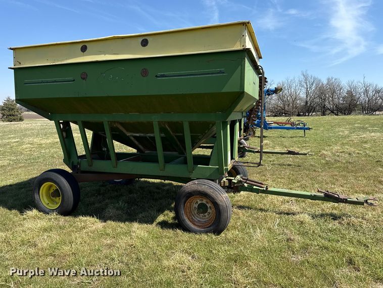 image for item EV7649 Demco 325  gravity wagon