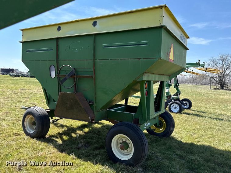 image for item EV7649 Demco 325  gravity wagon