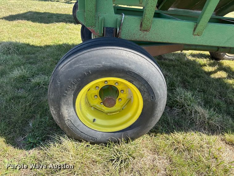 image for item EV7649 Demco 325  gravity wagon