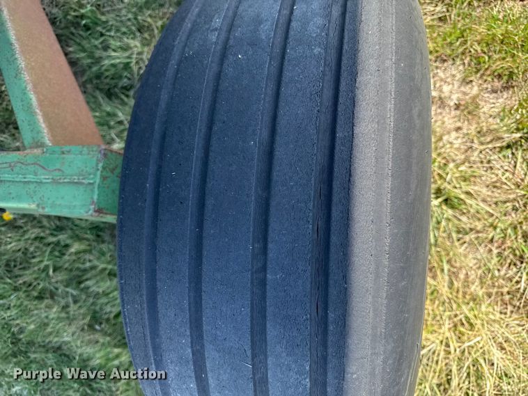 image for item EV7649 Demco 325  gravity wagon