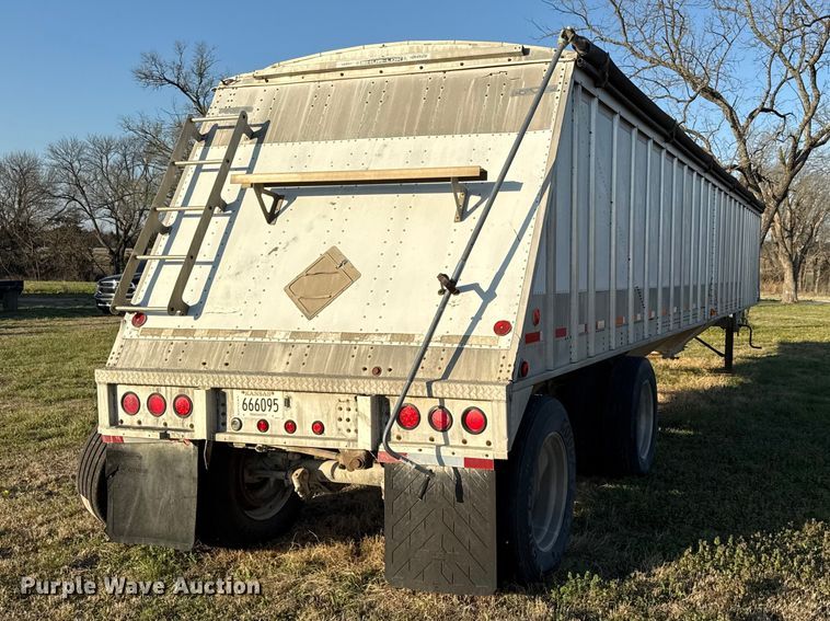 image for item EV7651 1999 Cornhusker grain trailer