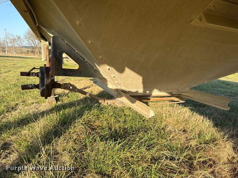 image for item EV7651 1999 Cornhusker grain trailer