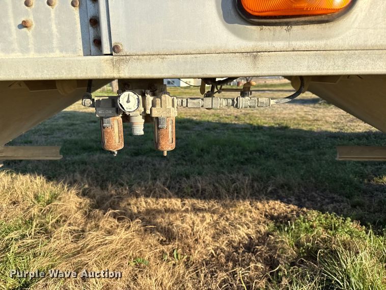 image for item EV7651 1999 Cornhusker grain trailer