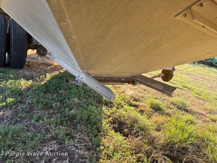 image for item EV7651 1999 Cornhusker grain trailer