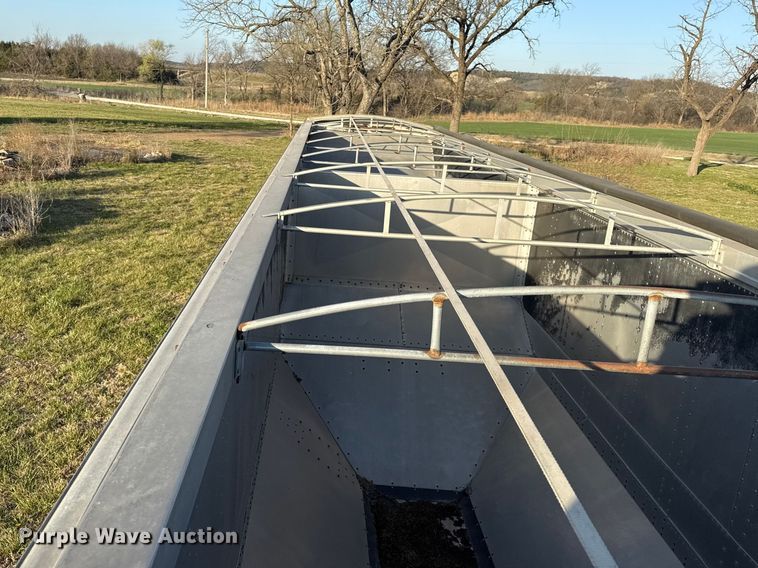 image for item EV7651 1999 Cornhusker grain trailer