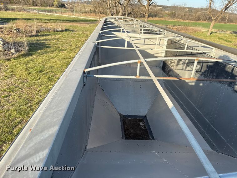 image for item EV7651 1999 Cornhusker grain trailer