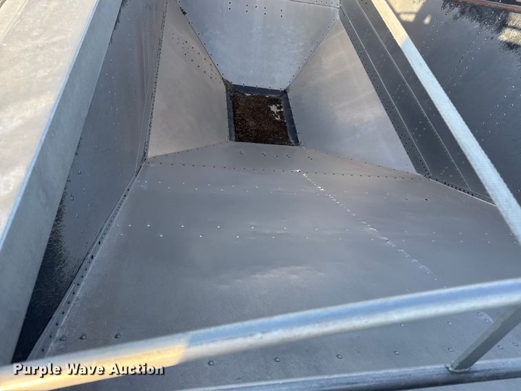 image for item EV7651 1999 Cornhusker grain trailer