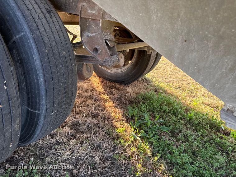 image for item EV7651 1999 Cornhusker grain trailer