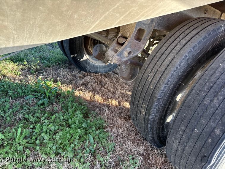 image for item EV7651 1999 Cornhusker grain trailer