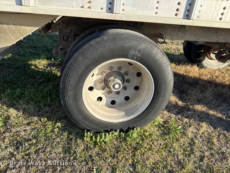 image for item EV7651 1999 Cornhusker grain trailer