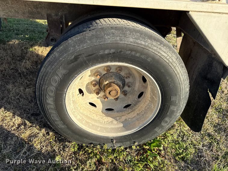 image for item EV7651 1999 Cornhusker grain trailer