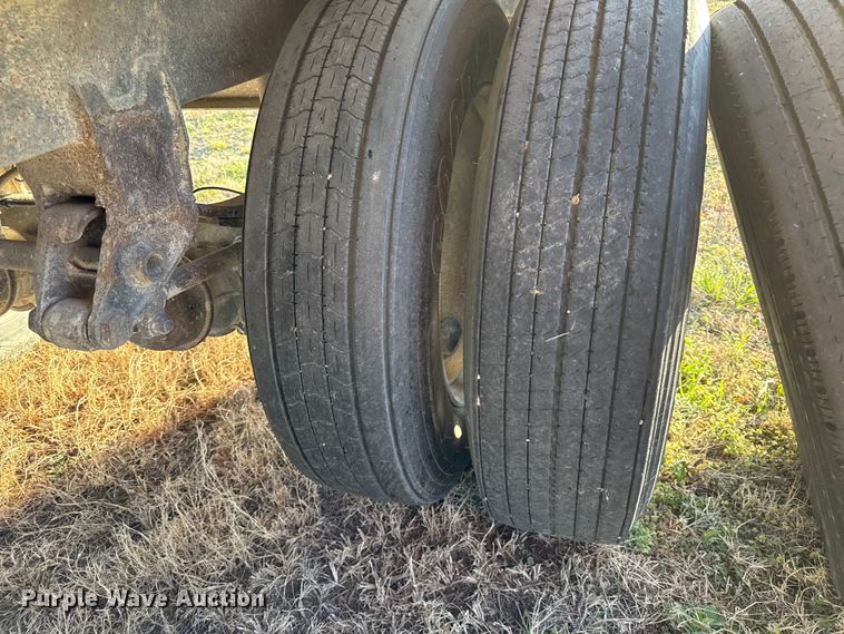 image for item EV7651 1999 Cornhusker grain trailer