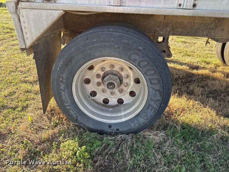 image for item EV7651 1999 Cornhusker grain trailer