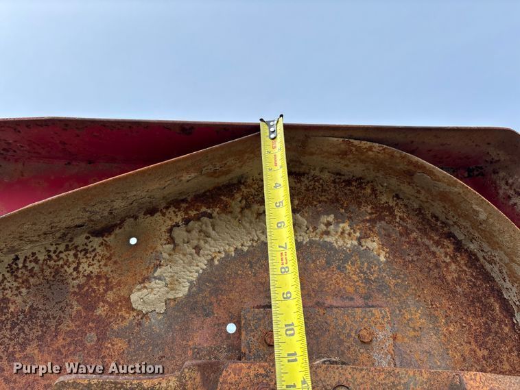 image for item FB3258 batwing finish mower