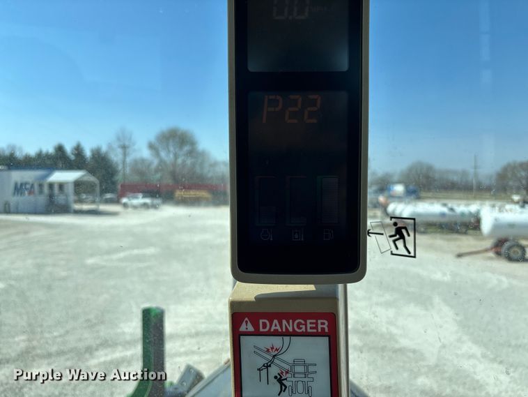 image for item FB3300 2014 John Deere 4940 spreader