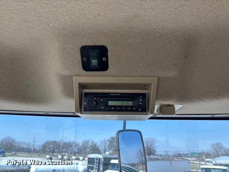 image for item FB3300 2014 John Deere 4940 spreader