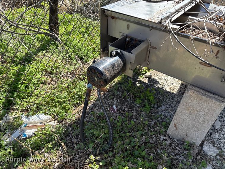 image for item FB3300 2014 John Deere 4940 spreader