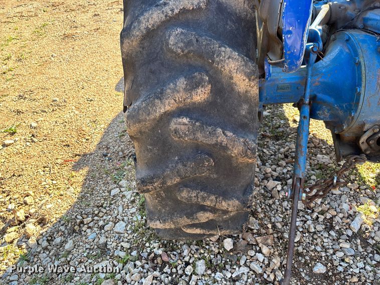 image for item FB3322 Ford 3000 tractor