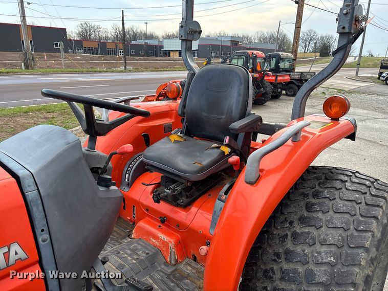 image for item FB3340 Kubota L3830D MFWD tractor