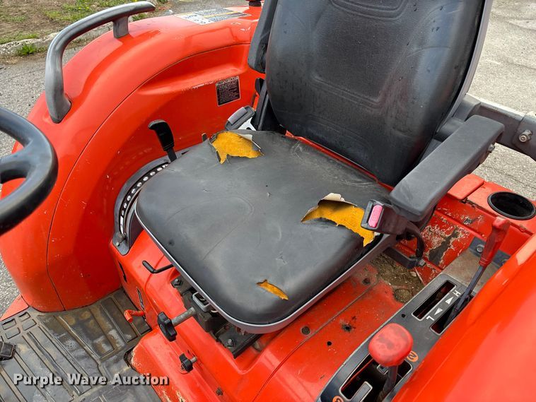 image for item FB3340 Kubota L3830D MFWD tractor