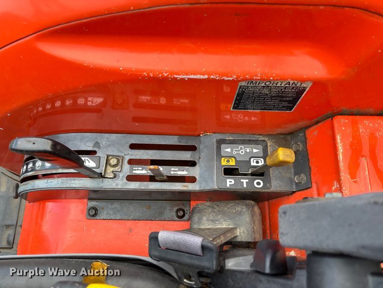 image for item FB3340 Kubota L3830D MFWD tractor