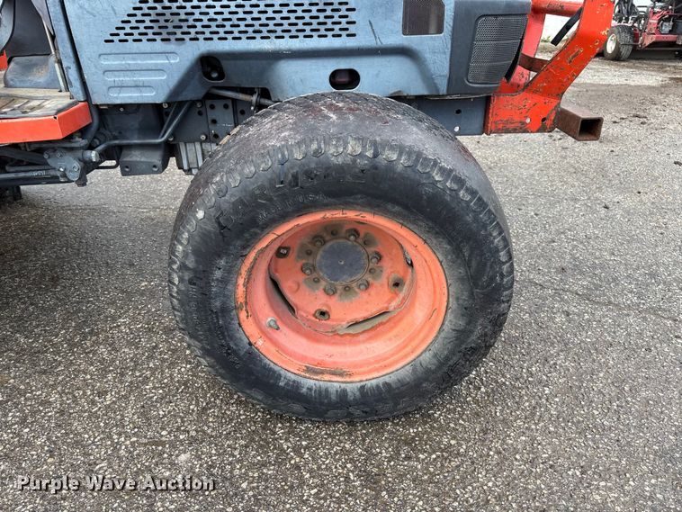 image for item FB3340 Kubota L3830D MFWD tractor