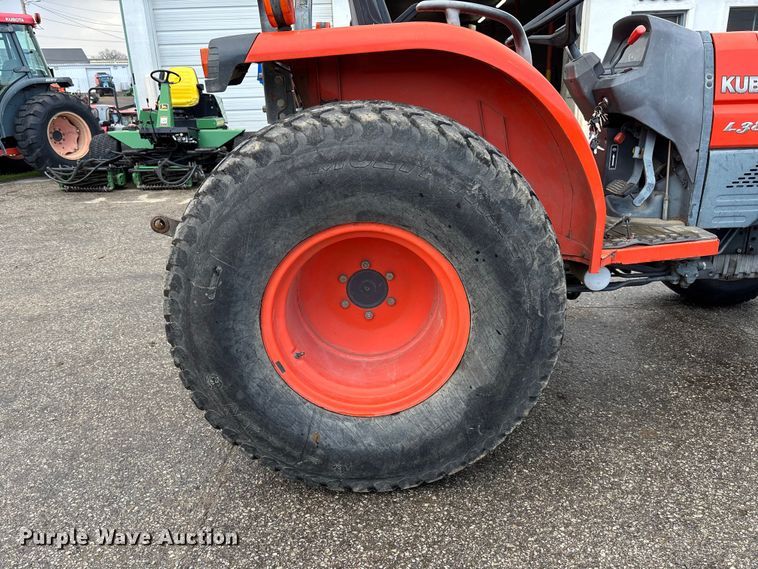 image for item FB3340 Kubota L3830D MFWD tractor
