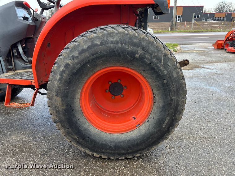 image for item FB3340 Kubota L3830D MFWD tractor