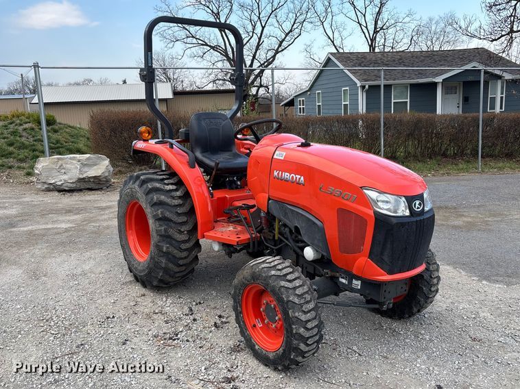 image for item FB3341 Kubota L3901D MFWD tractor