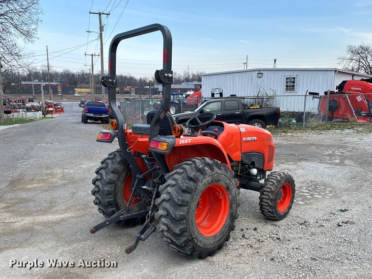 image for item FB3341 Kubota L3901D MFWD tractor
