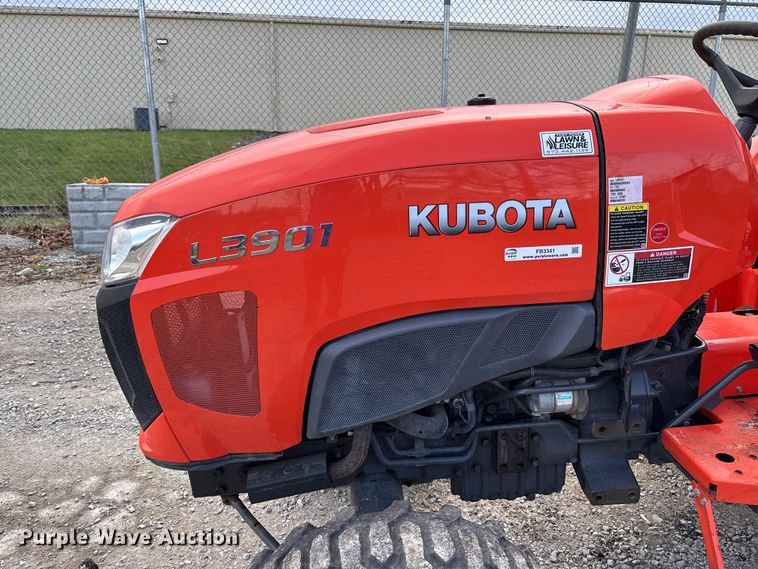 image for item FB3341 Kubota L3901D MFWD tractor