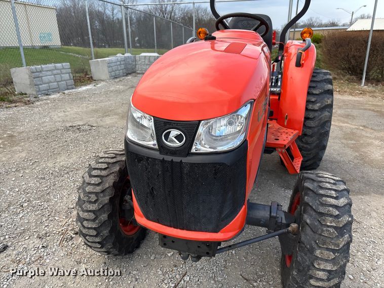 image for item FB3341 Kubota L3901D MFWD tractor