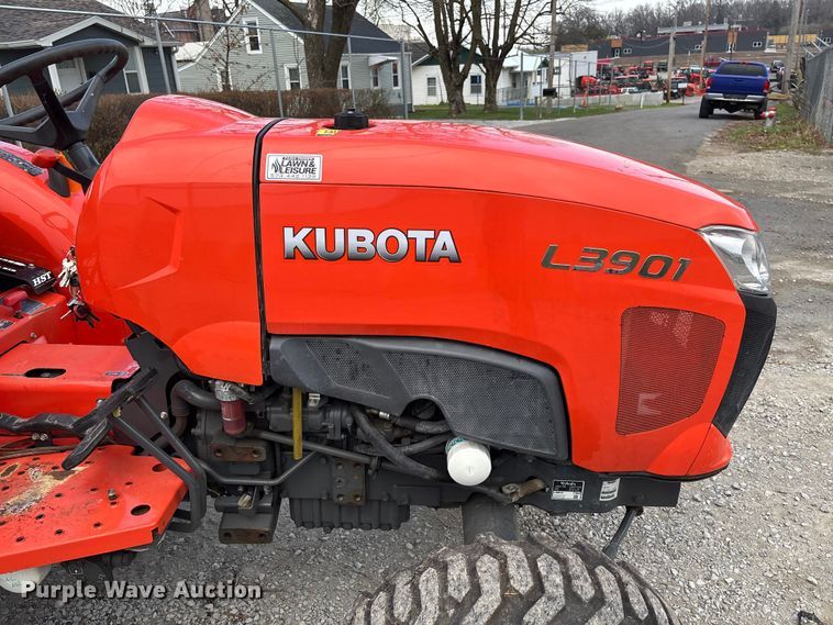 image for item FB3341 Kubota L3901D MFWD tractor
