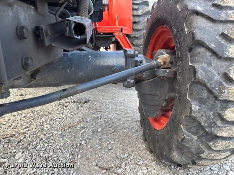 image for item FB3341 Kubota L3901D MFWD tractor