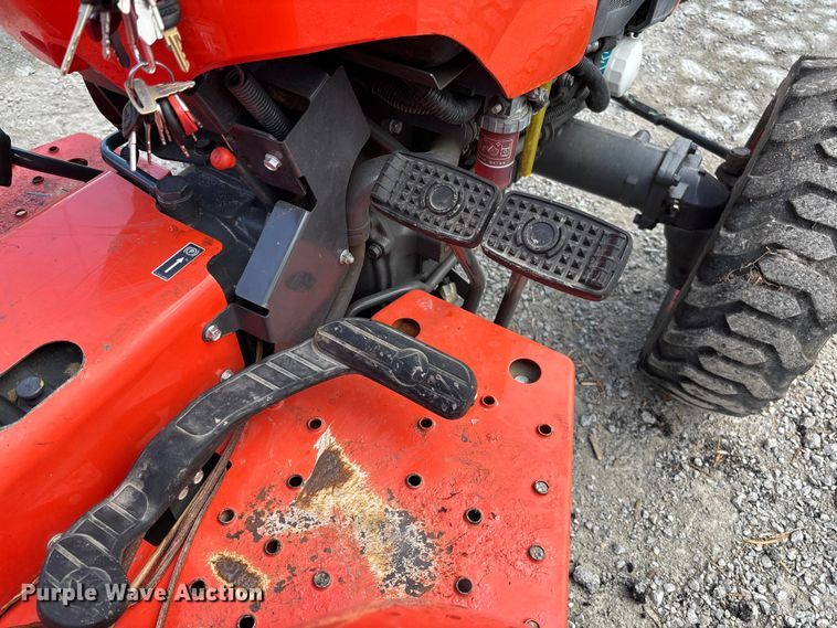 image for item FB3341 Kubota L3901D MFWD tractor