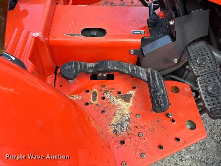 image for item FB3341 Kubota L3901D MFWD tractor