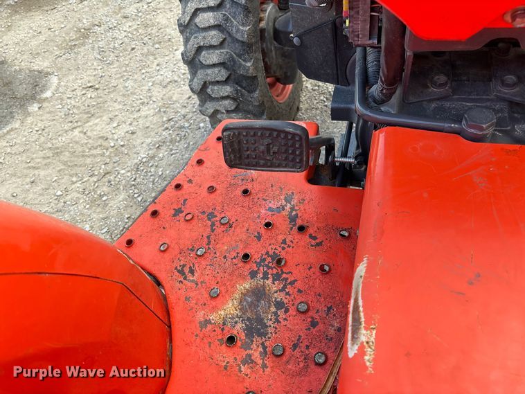 image for item FB3341 Kubota L3901D MFWD tractor