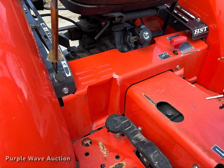 image for item FB3341 Kubota L3901D MFWD tractor