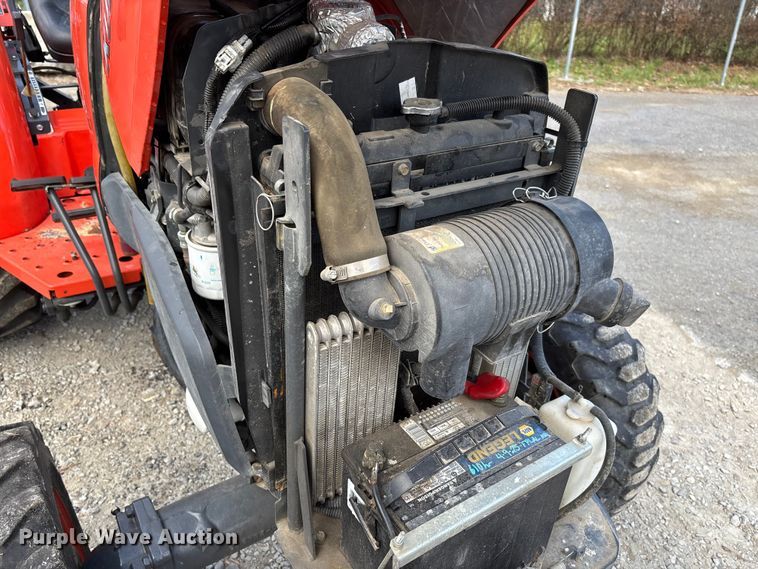 image for item FB3341 Kubota L3901D MFWD tractor